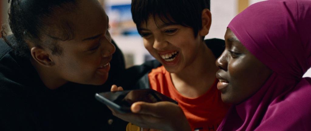 Afrique  en film : TOUT VA BIEN (un film de Thomas Ellis) Sous le soleil, le rêve d’une vie meilleure